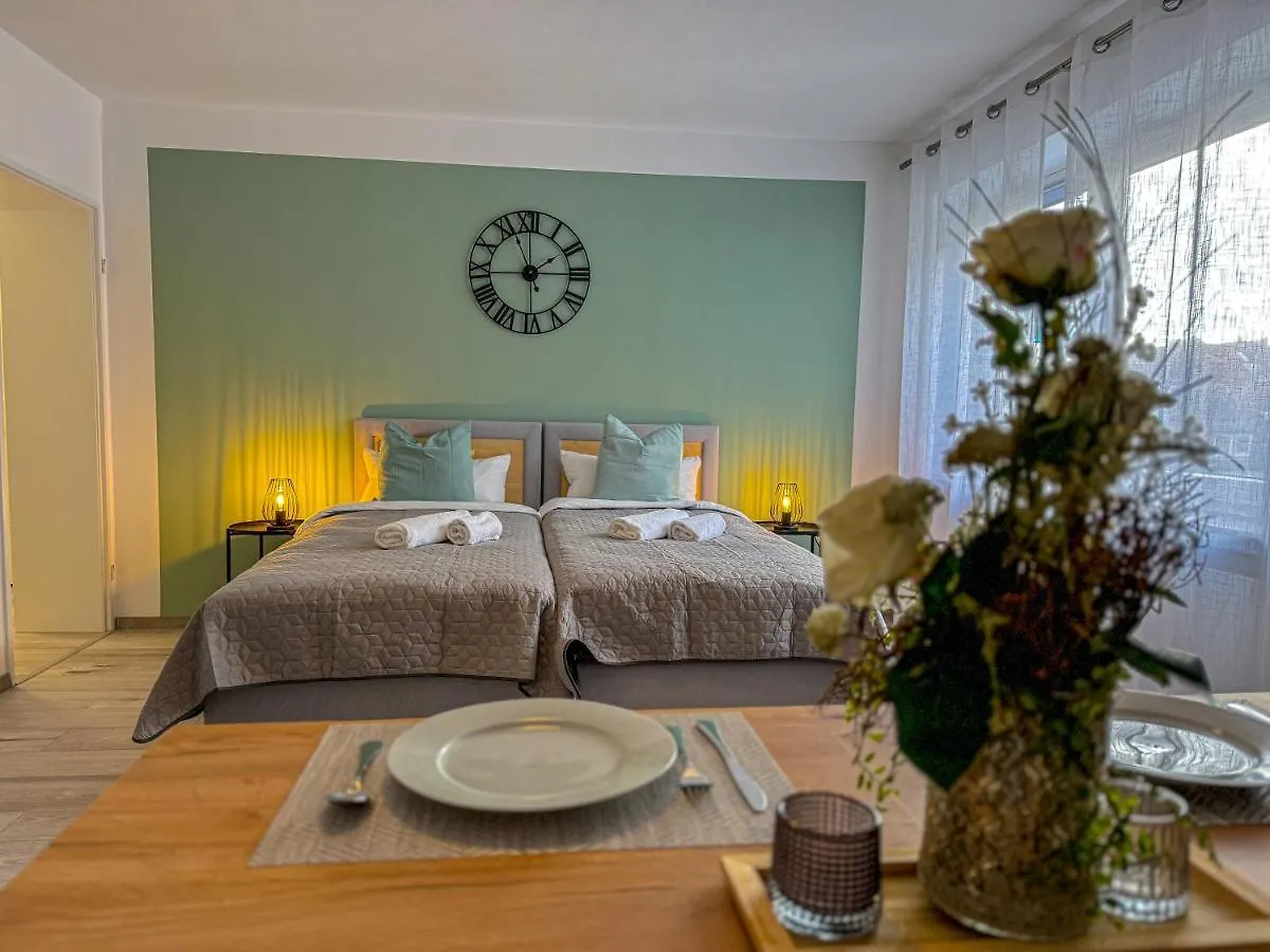 Immostay #6 - Ferienhaus 4 Zimmer Fuer 8 Personen, Wifi & Zentrum BRE 0*,  Duitsland