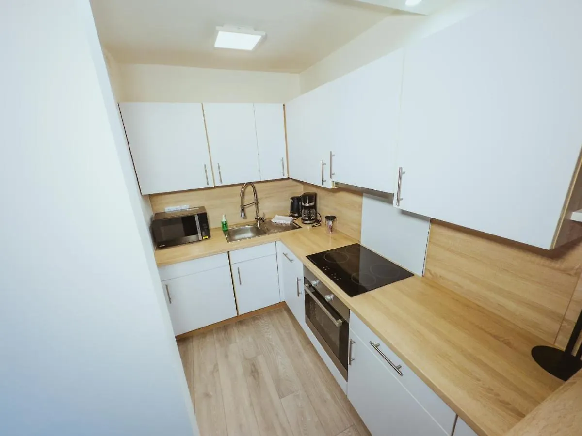 Immostay #6 - Ferienhaus 4 Zimmer Fuer 8 Personen, Wifi & Zentrum BRE Duitsland
