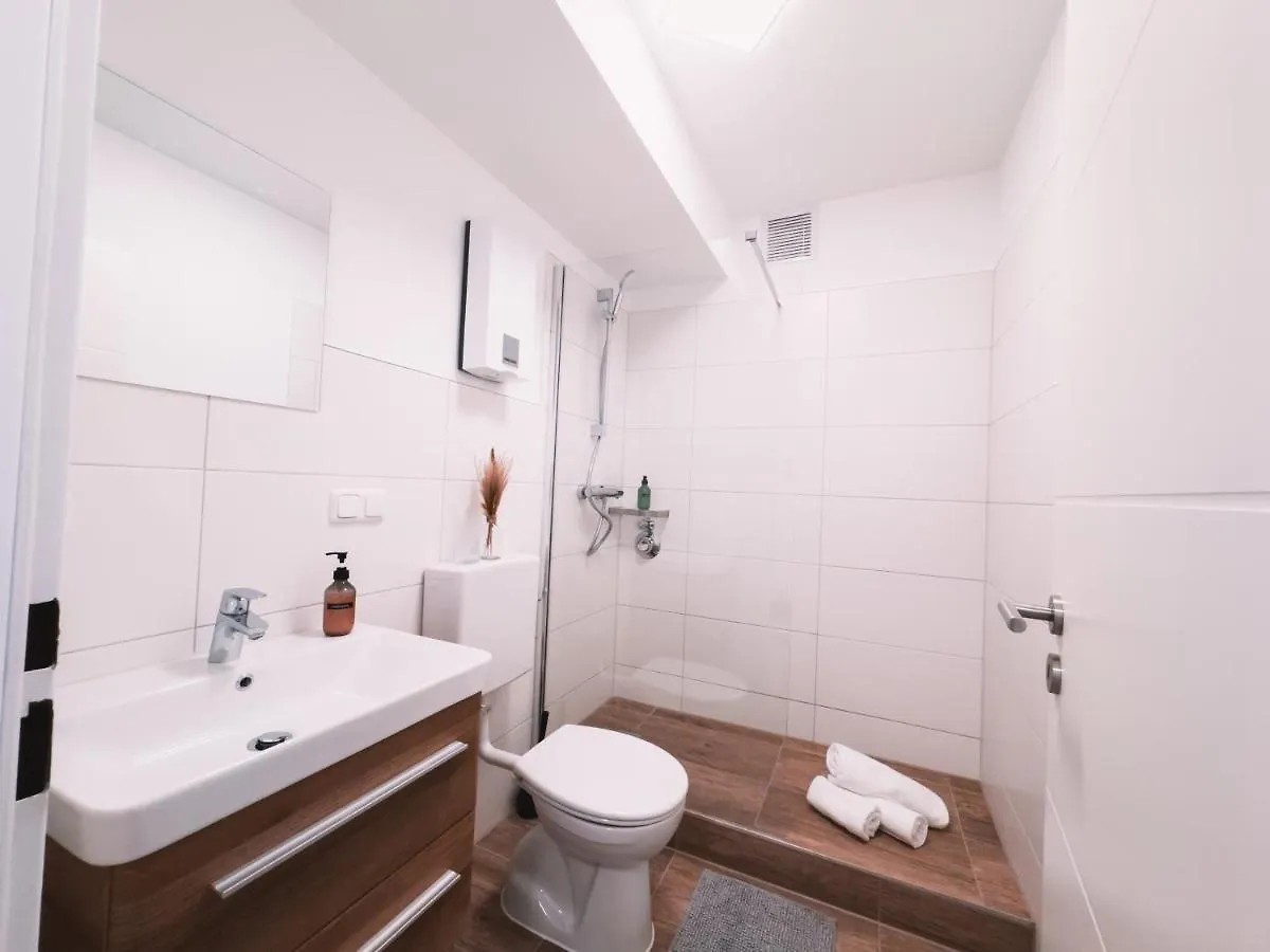 Appartement Immostay #6 - Ferienhaus 4 Zimmer Fuer 8 Personen, Wifi & Zentrum BRE