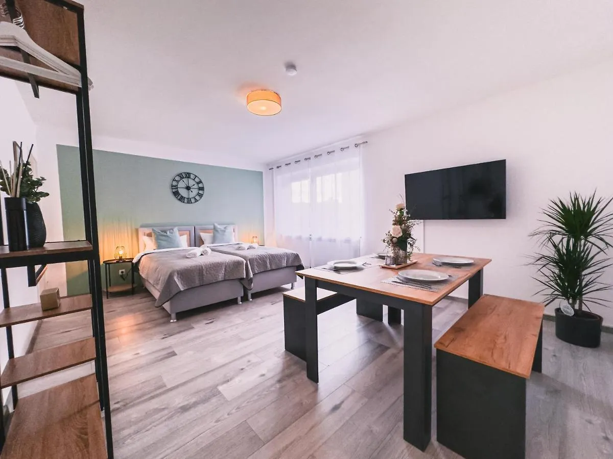 Immostay #6 - Ferienhaus 4 Zimmer Fuer 8 Personen, Wifi & Zentrum BRE 0*,  Duitsland