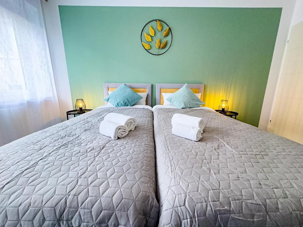 Appartement Immostay #6 - Ferienhaus 4 Zimmer Fuer 8 Personen, Wifi & Zentrum BRE