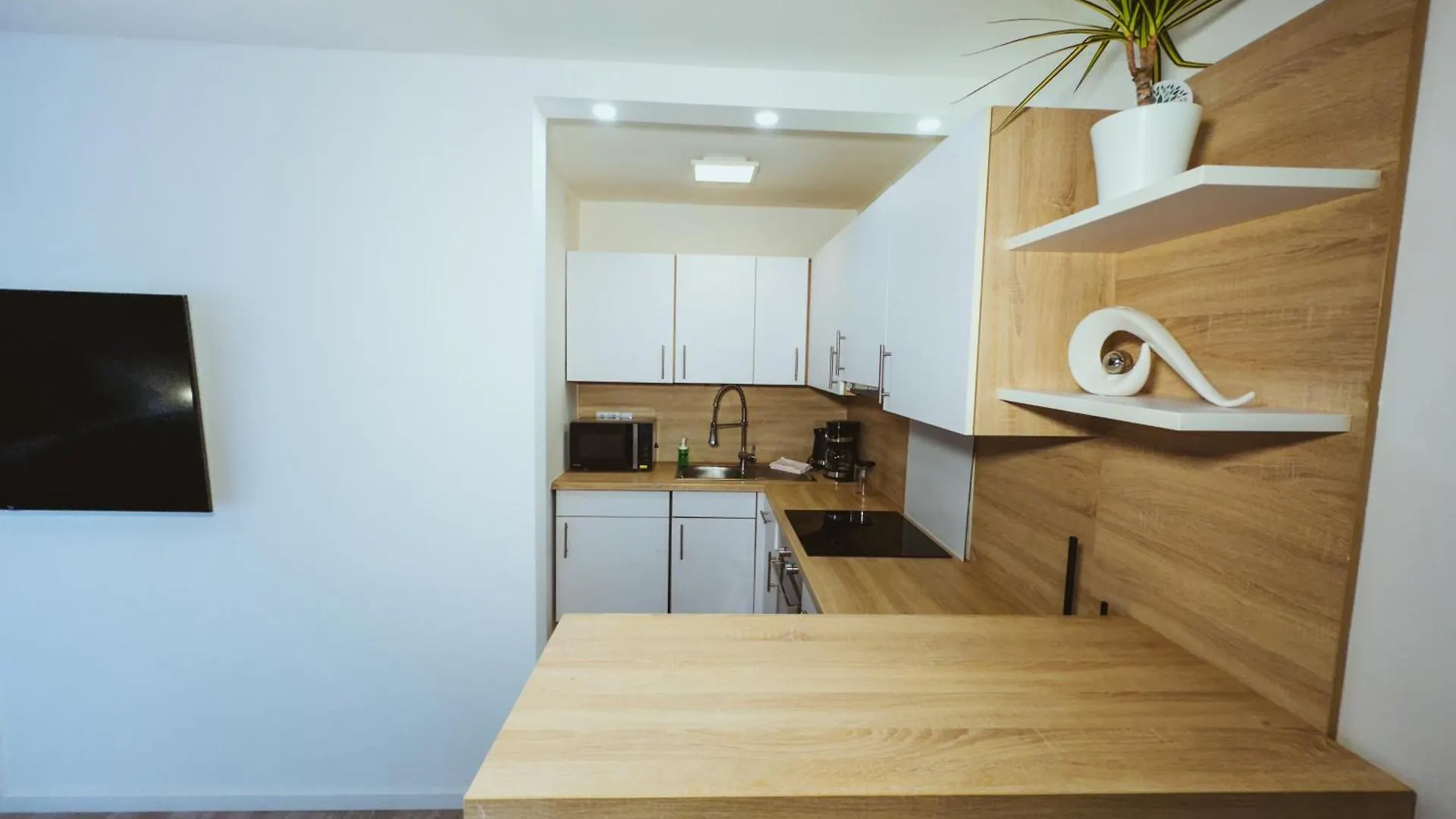 Immostay #6 - Ferienhaus 4 Zimmer Fuer 8 Personen, Wifi & Zentrum BRE Appartement