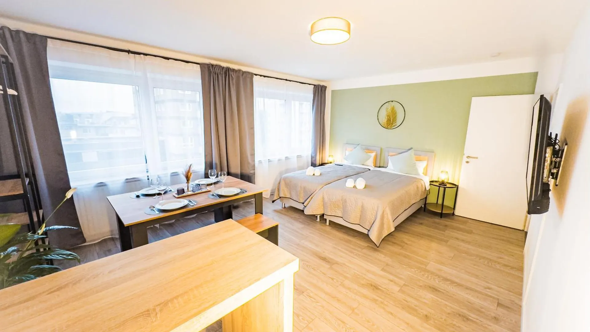 Immostay #6 - Ferienhaus 4 Zimmer Fuer 8 Personen, Wifi & Zentrum BRE