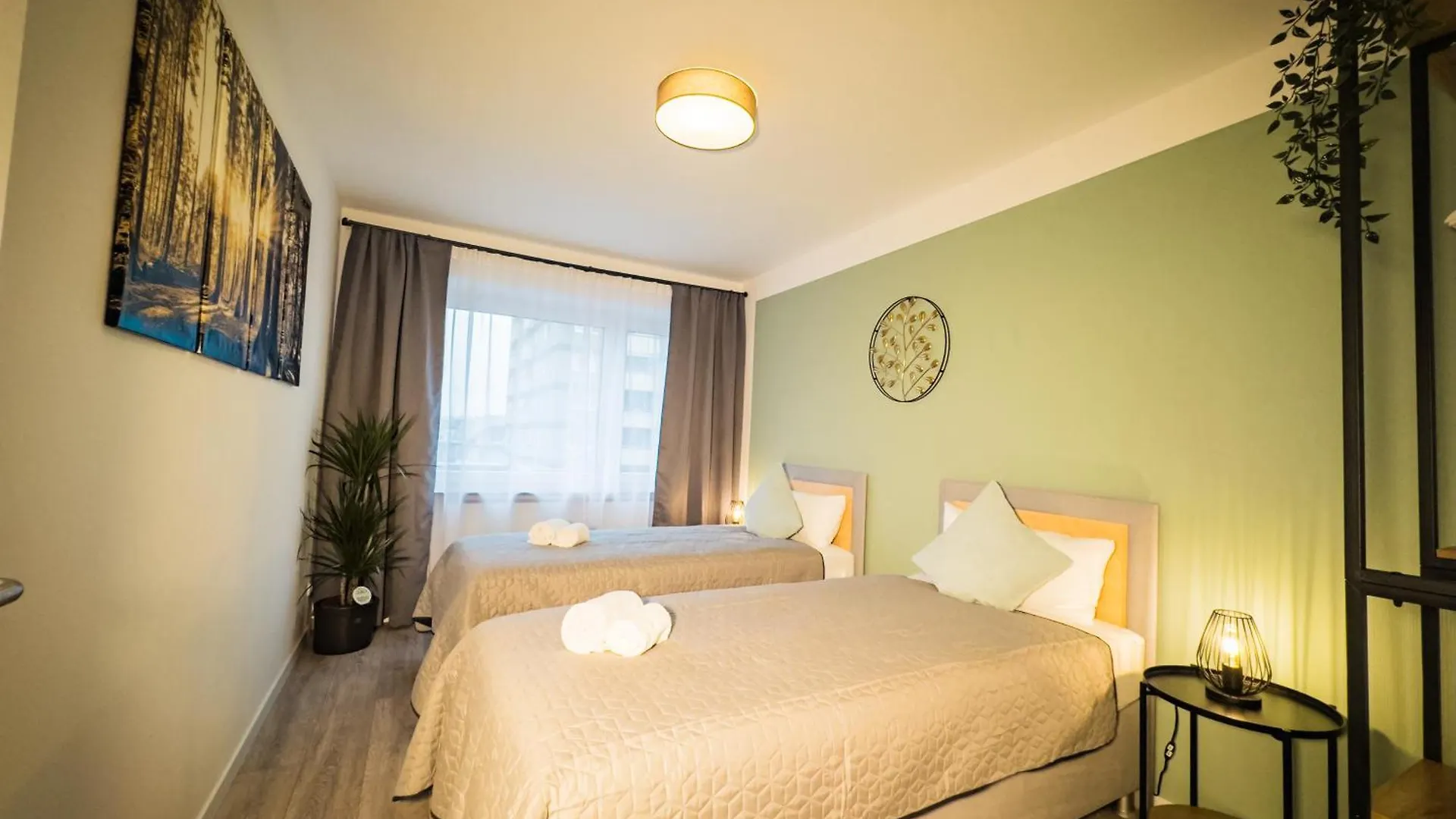 Immostay #6 - Ferienhaus 4 Zimmer Fuer 8 Personen, Wifi & Zentrum BRE 0*,