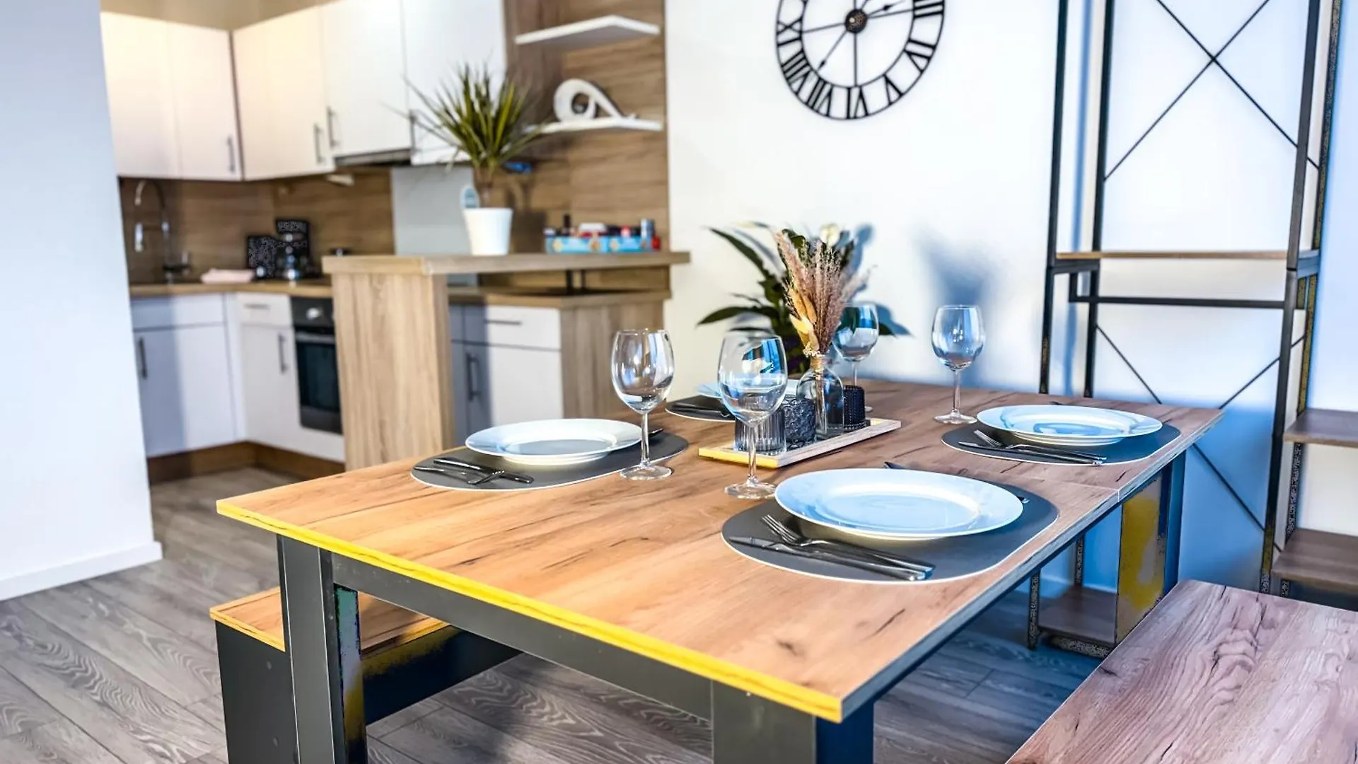 Immostay #6 - Ferienhaus 4 Zimmer Fuer 8 Personen, Wifi & Zentrum BRE Appartement
